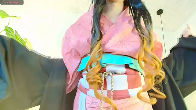 Snapshot of Purplee_Baby chatting on 03-19-25, 11:14 Purplee Baby online show from 03-19-25, 11:14