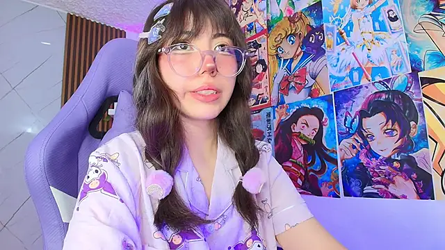 Snapshot of Purplee_Baby chatting on 09-18-25, 03:30 Purplee Baby online show from 09-18-25, 03:30