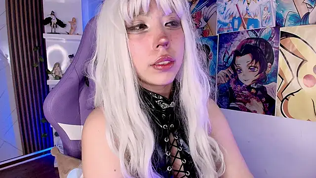 Snapshot of Purplee_Baby chatting on 10-19-25, 09:48 Purplee Baby online show from 10-19-25, 09:48