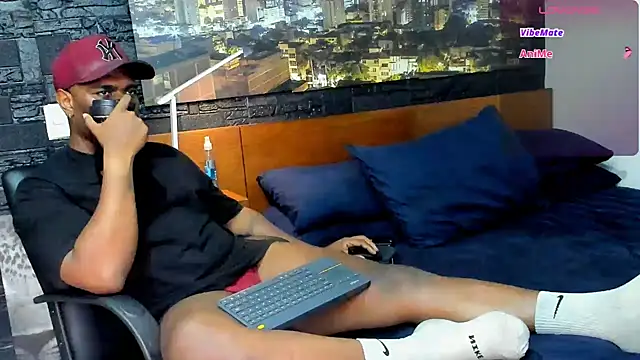 thomas santtos1 online show from 02-17-25, 09:52