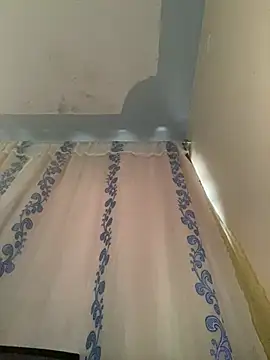 Snapshot of Cherrytowild chatting on 03-21-25, 08:28 Cherrytowild online show from 03-21-25, 08:28