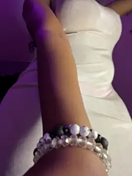 Snapshot of Cherrytowild chatting on 01-10-26, 05:26 Cherrytowild online show from 01-10-26, 05:26