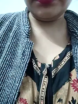 Snapshot of Aaradhya chatting on 01-01-25, 01:15 Aaradhya online show from 01-01-25, 01:15