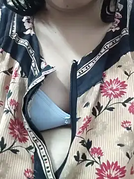 Snapshot of Aaradhya chatting on 01-19-25, 04:33 Aaradhya online show from 01-19-25, 04:33