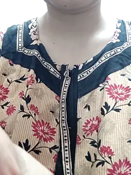 Snapshot of Aaradhya chatting on 02-16-25, 12:52 Aaradhya online show from 02-16-25, 12:52