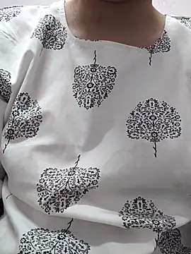 Snapshot of Aaradhya chatting on 02-23-25, 01:02 Aaradhya online show from 02-23-25, 01:02