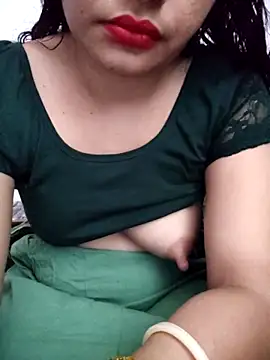 Snapshot of Aaradhya chatting on 03-09-25, 01:56 Aaradhya online show from 03-09-25, 01:56