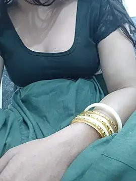 Snapshot of Aaradhya chatting on 03-21-25, 04:17 Aaradhya online show from 03-21-25, 04:17