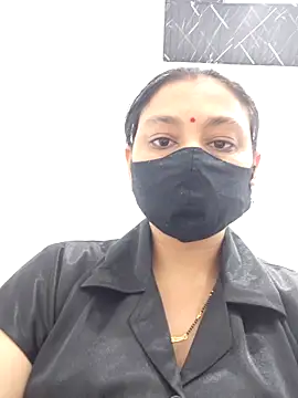 Snapshot of Aaradhya chatting on 05-19-26, 01:22 Aaradhya online show from 05-19-26, 01:22