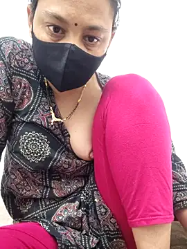 Snapshot of Aaradhya chatting on 05-27-26, 12:51 Aaradhya online show from 05-27-26, 12:51