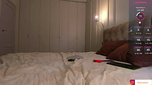 WOW-PeaCH-Girl online show from 12-30-24, 06:16