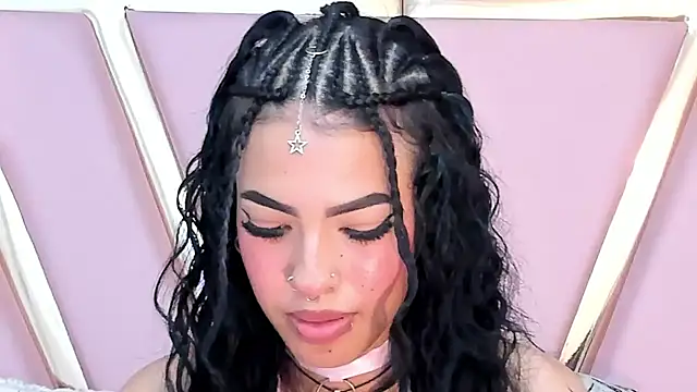 Snapshot of Eva_Benely chatting on 12-19-24, 08:13 Eva Benely online show from 12-19-24, 08:13