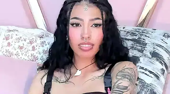 Snapshot of Eva_Benely chatting on 12-20-24, 08:06 Eva Benely online show from 12-20-24, 08:06