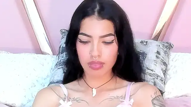 Snapshot of Eva_Benely chatting on 12-27-24, 06:03 Eva Benely online show from 12-27-24, 06:03