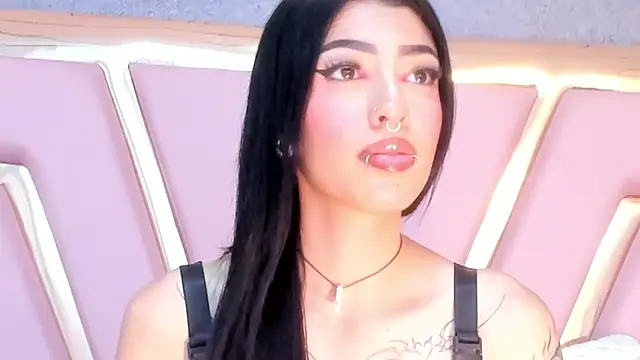 Snapshot of Eva_Benely chatting on 01-15-25, 06:43 Eva Benely online show from 01-15-25, 06:43