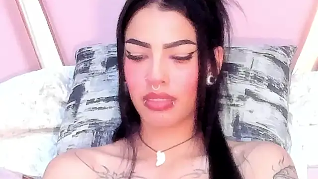 Snapshot of Eva_Benely chatting on 01-16-25, 01:48 Eva Benely online show from 01-16-25, 01:48