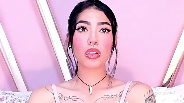 Snapshot of Eva_Benely chatting on 01-21-25, 03:48 Eva Benely online show from 01-21-25, 03:48