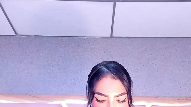 Snapshot of Eva_Benely chatting on 01-21-25, 06:54 Eva Benely online show from 01-21-25, 06:54