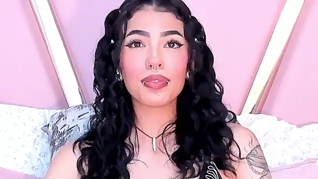 Snapshot of Eva_Benely chatting on 01-24-25, 03:22 Eva Benely online show from 01-24-25, 03:22