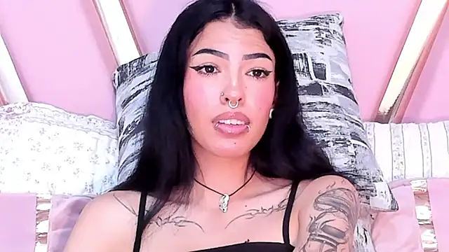 Snapshot of Eva_Benely chatting on 01-29-25, 08:08 Eva Benely online show from 01-29-25, 08:08