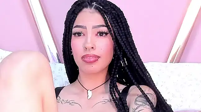 Snapshot of Eva_Benely chatting on 02-14-25, 03:11 Eva Benely online show from 02-14-25, 03:11