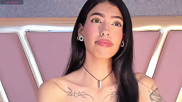 Snapshot of Eva_Benely chatting on 09-27-25, 08:52 Eva Benely online show from 09-27-25, 08:52