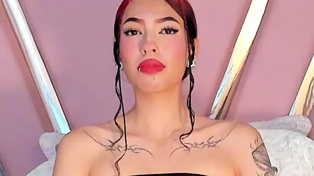 Snapshot of Eva_Benely chatting on 10-21-25, 05:08 Eva Benely online show from 10-21-25, 05:08