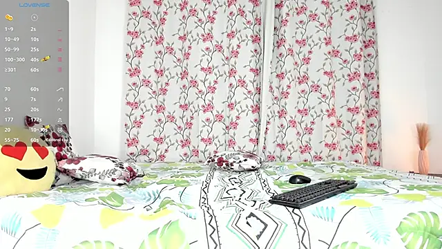 Snapshot of k_sensual chatting on 12-17-24, 10:23 k sensual online show from 12-17-24, 10:23