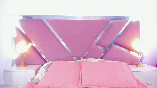 NinnaVous online show from 01-15-25, 02:24