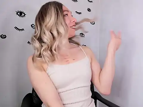 victoria qq online show from 11-11-25, 06:52