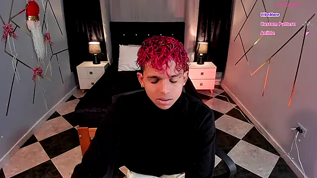 Snapshot of Noah_Smith04 chatting on 12-03-24, 11:33 Noah Smith04 online show from 12-03-24, 11:33