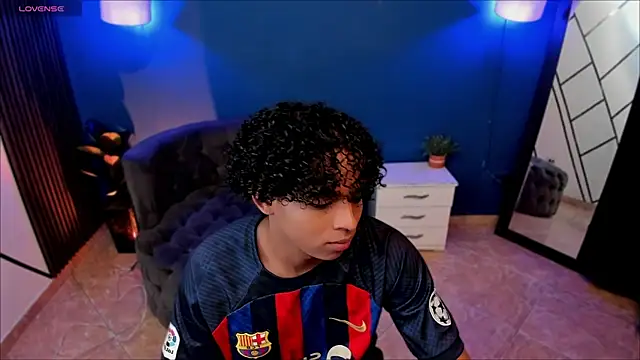 Snapshot of Noah_Smith04 chatting on 12-15-25, 02:54 Noah Smith04 online show from 12-15-25, 02:54