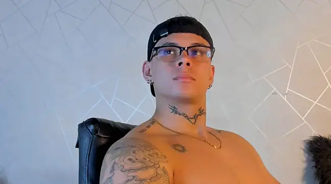 NoahhBrown online show from 12-28-24, 06:49