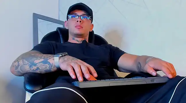 NoahhBrown online show from 02-06-25, 06:40