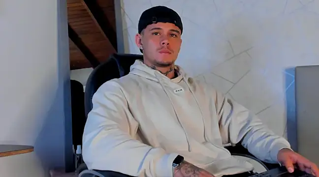 NoahhBrown online show from 03-23-25, 03:32