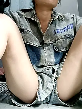 Blythe 69 online show from 03-13-25, 02:01