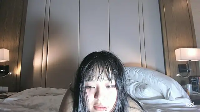 hee young11 online show from 03-20-25, 08:19