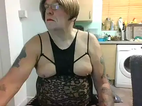 Snapshot of samanthasissieuk chatting on 01-01-25, 04:18 samanthasissieuk online show from 01-01-25, 04:18