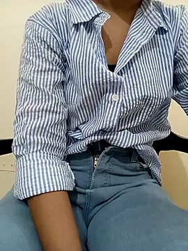 Snapshot of sweet_jia23 chatting on 10-31-25, 05:08 sweet jia23 online show from 10-31-25, 05:08