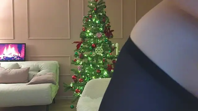 Snapshot of Lina-hill chatting on 12-31-24, 07:51 Lina-hill online show from 12-31-24, 07:51