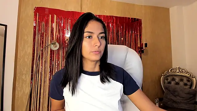 Snapshot of your_khloe chatting on 01-03-25, 02:19 your khloe online show from 01-03-25, 02:19