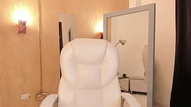 Snapshot of your_khloe chatting on 02-12-25, 05:05 your khloe online show from 02-12-25, 05:05