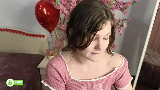 Snapshot of Charlotte_wow chatting on 02-14-25, 11:42 Charlotte wow online show from 02-14-25, 11:42