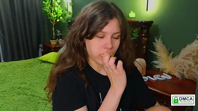 Snapshot of Charlotte_wow chatting on 03-04-25, 08:16 Charlotte wow online show from 03-04-25, 08:16