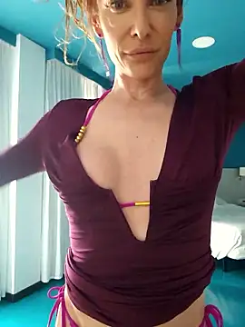 Luna Kitanna online show from 04-25-26, 12:30