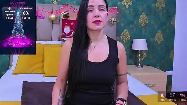 Snapshot of SuzanSmithh chatting on 12-02-25, 11:48 SuzanSmithh online show from 12-02-25, 11:48