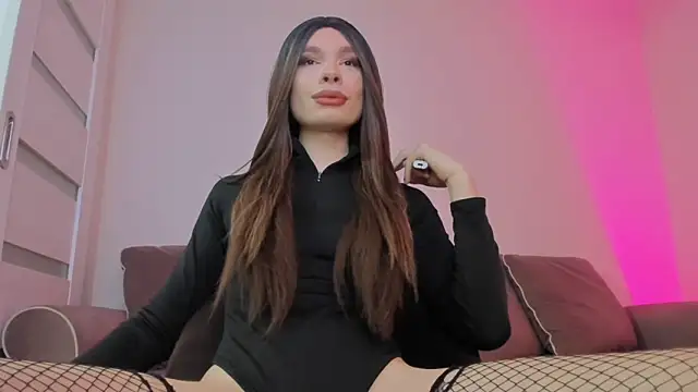 Snapshot of monicastark_ chatting on 10-20-25, 05:02 monicastark online show from 10-20-25, 05:02