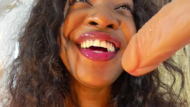 Snapshot of aidaadams chatting on 02-16-25, 08:10 aidaadams online show from 02-16-25, 08:10