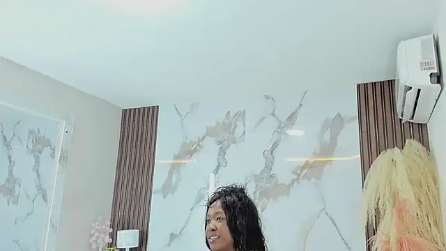 Snapshot of aidaadams chatting on 03-22-25, 11:53 aidaadams online show from 03-22-25, 11:53