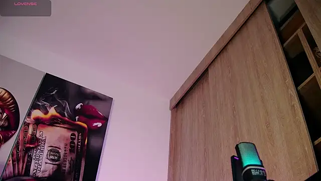 Snapshot of aidaadams chatting on 09-12-25, 11:21 aidaadams online show from 09-12-25, 11:21